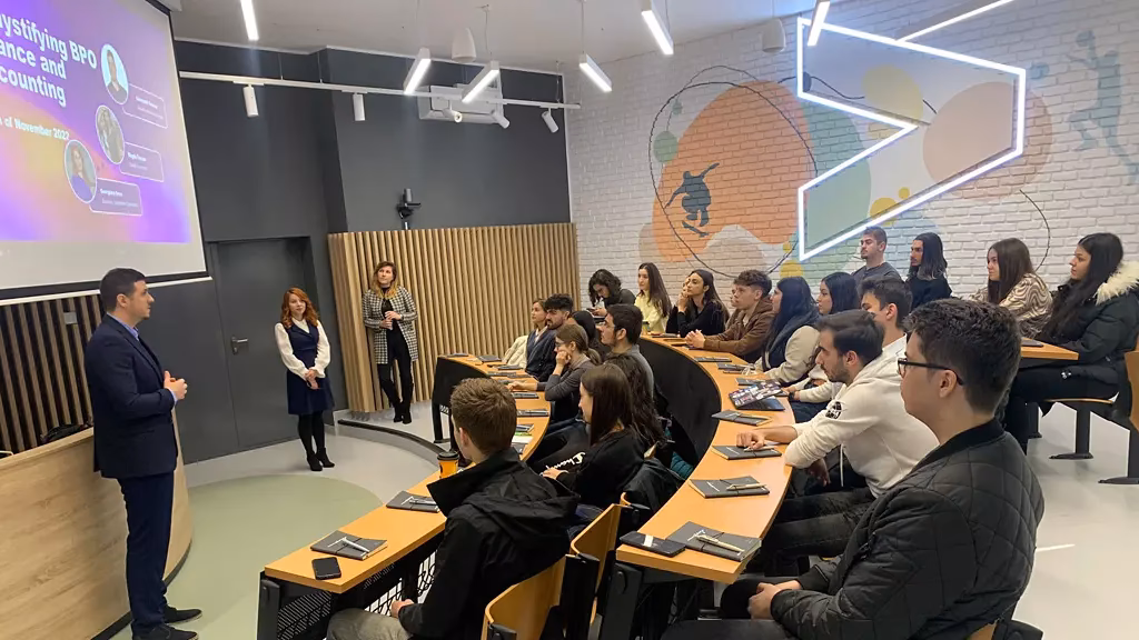 What learning opportunities does Accenture offer?