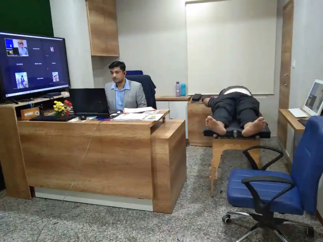 Who is acupressure Sansthan?