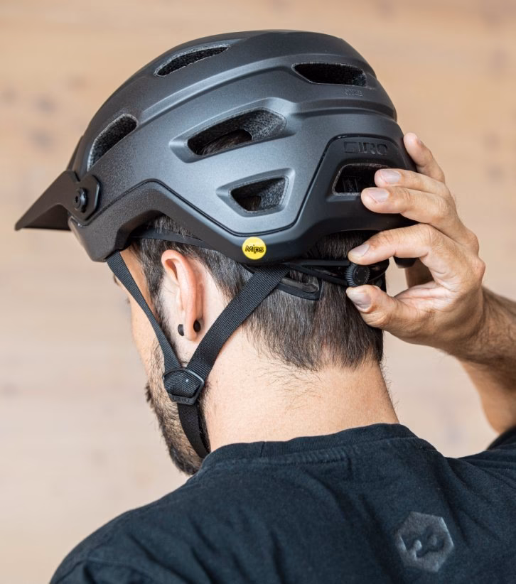 How do I choose a helmet?