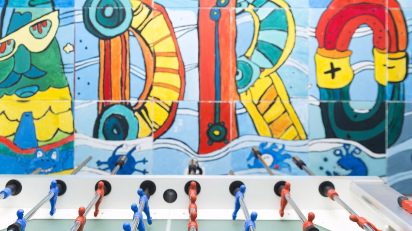 How do Adobe Digital Learning Services live courses work?