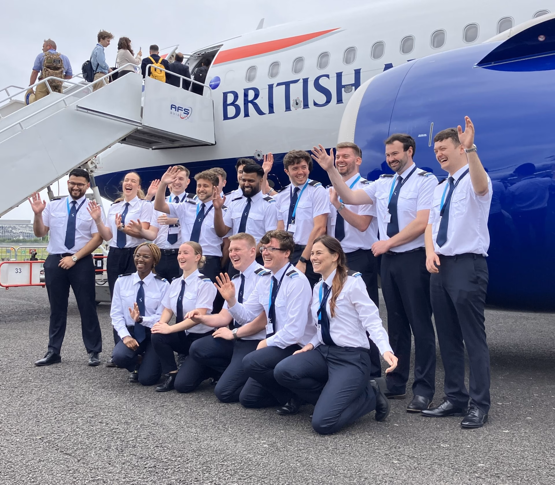 Does United Airlines offer pilot training?