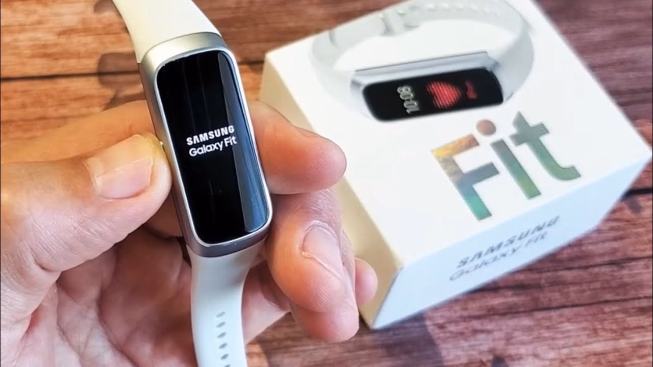 How do I perform a soft reset on my Samsung Gear Fit?