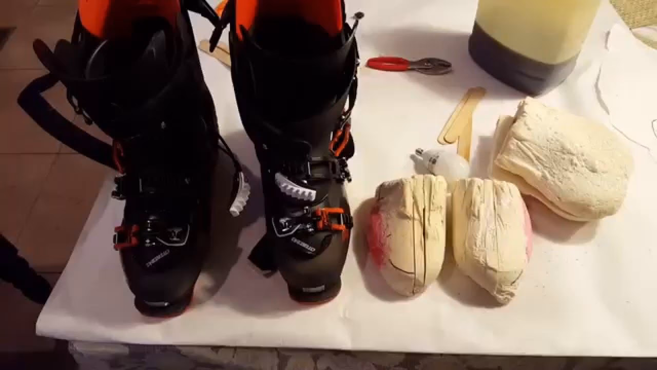 Who makes Dalbello ski boots?