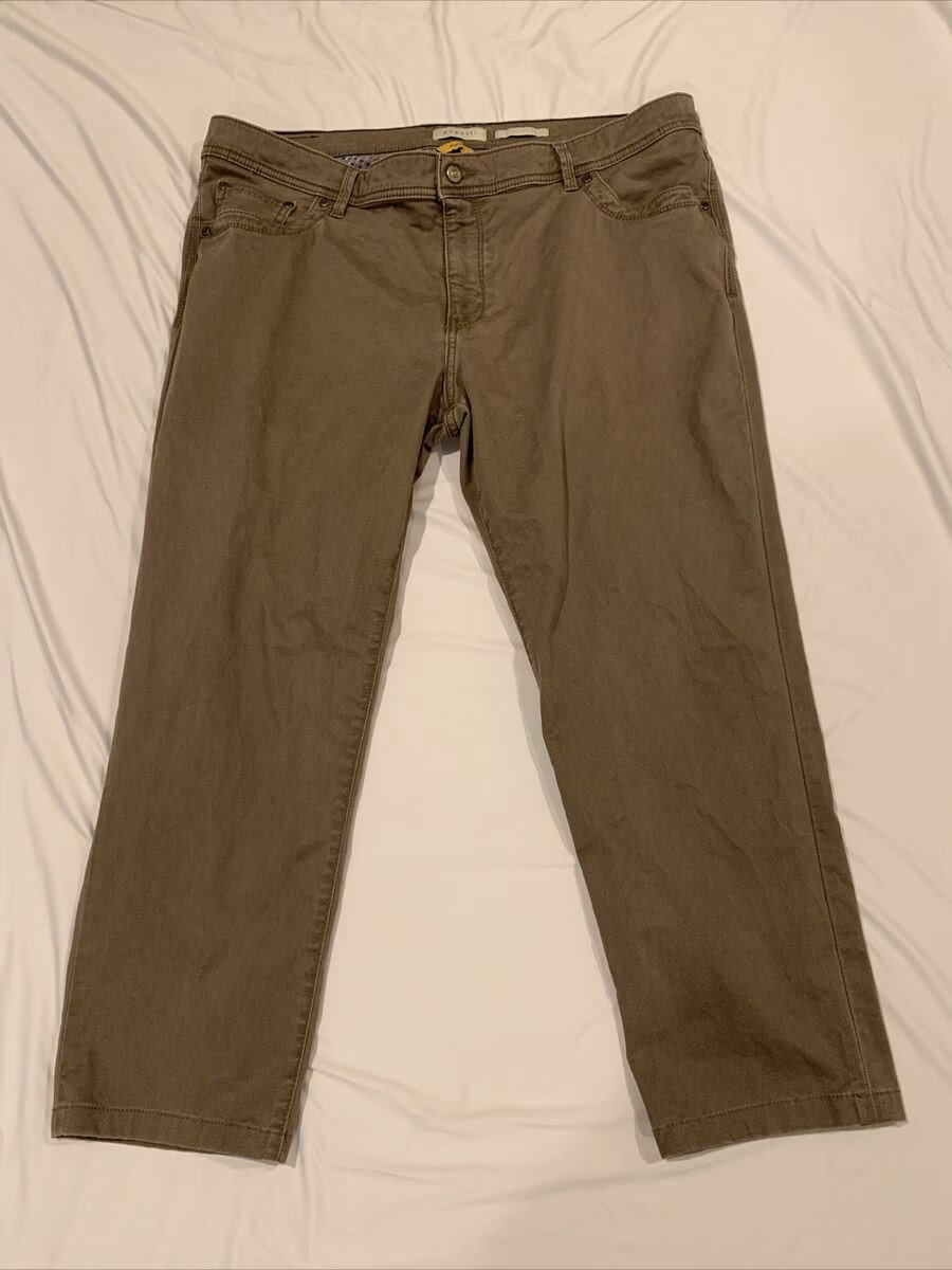 Do Bugatti jeans have free delivery?