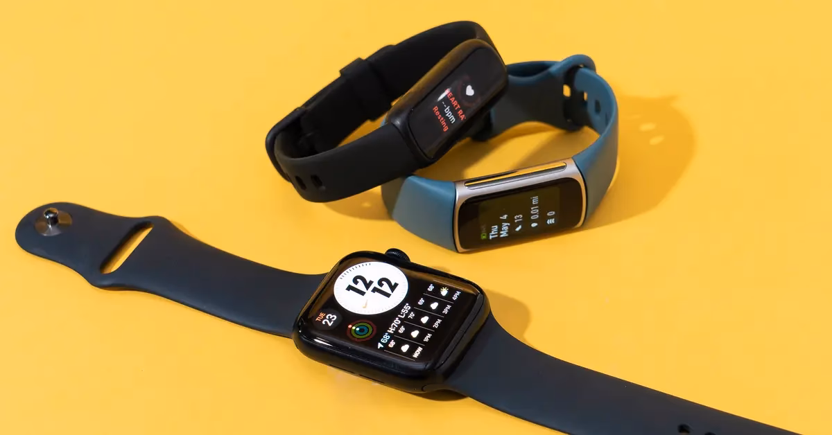 How does a fitness watch work?