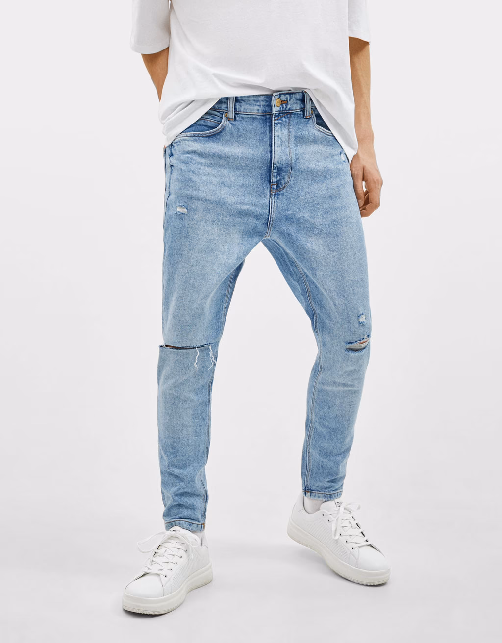 What is the difference between Skinny and carrot fit jeans?