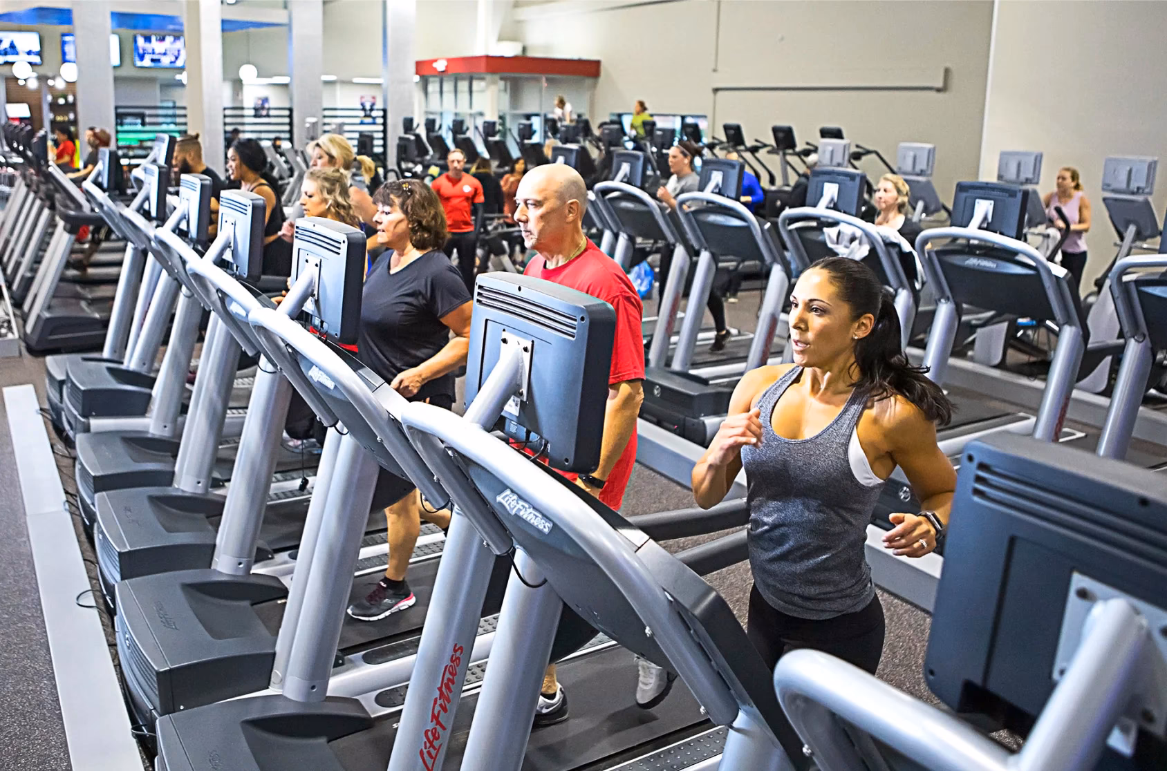 Where can I find free group fitness classes in St Louis?