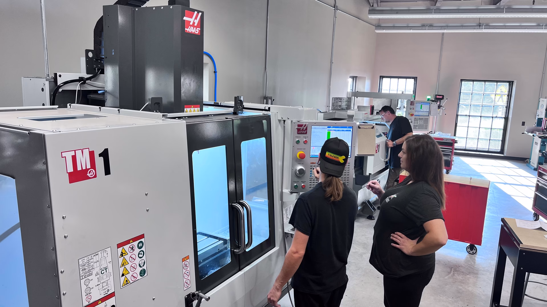 How long is a beginner's CNC machining course?