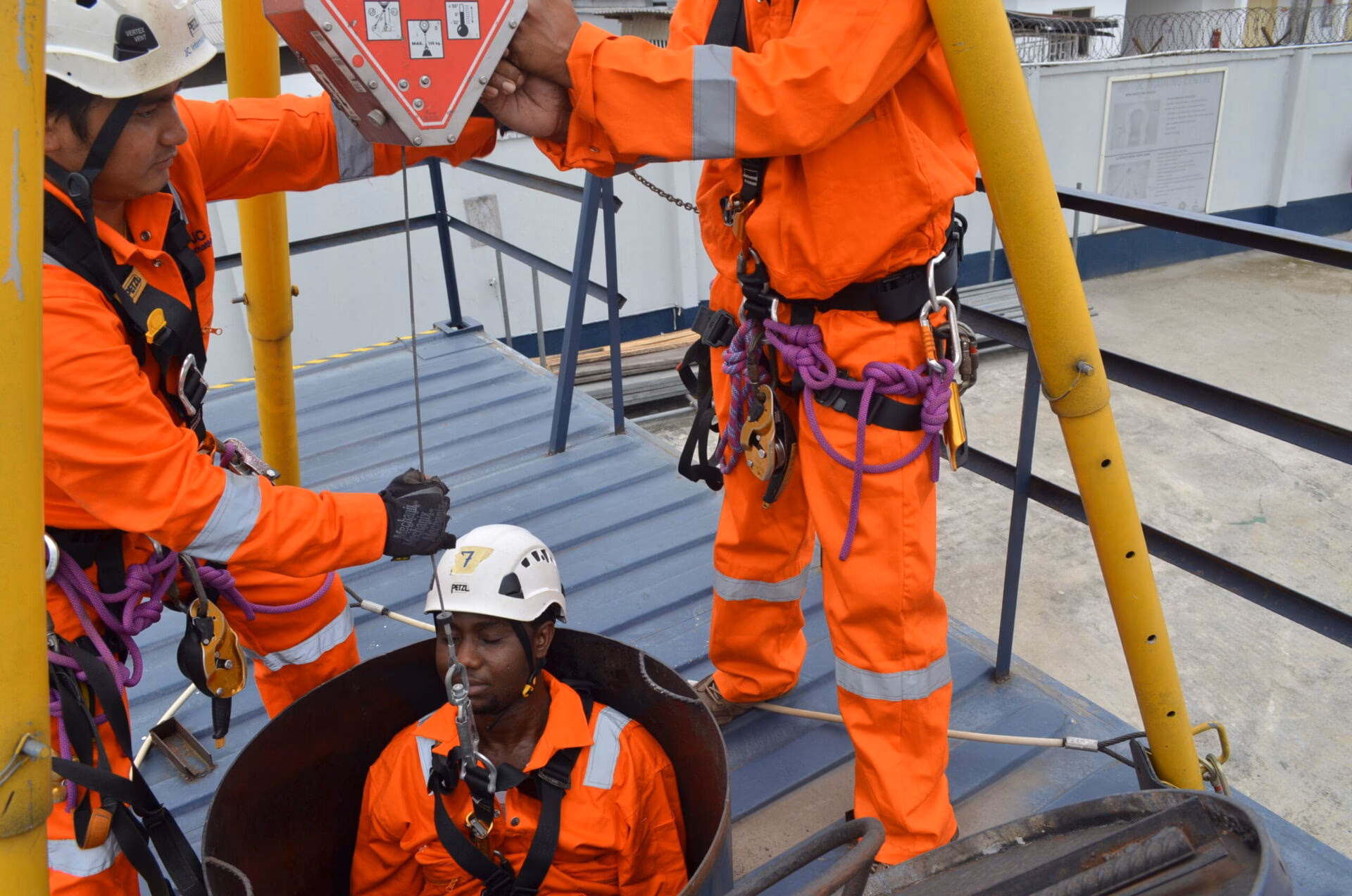 What is confined spaces 8-hour entry training for general industry?