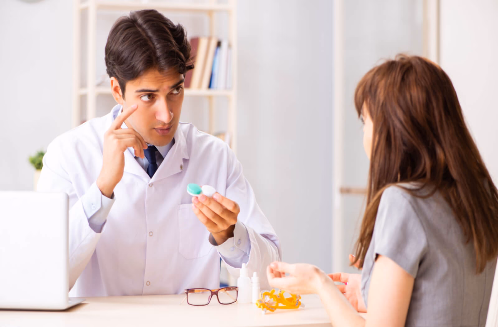 How does a contact lens fitting process work?