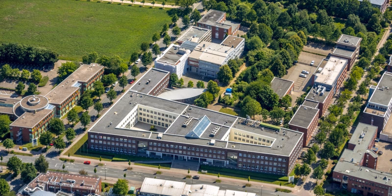 Where is Cranfield Aviation Training School based?