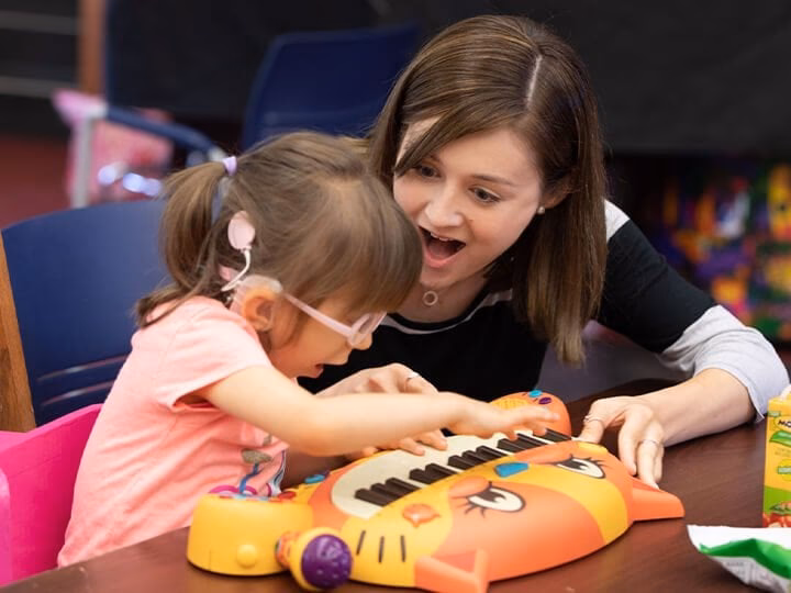 Who is responsible for assessing older people who are deafblind?