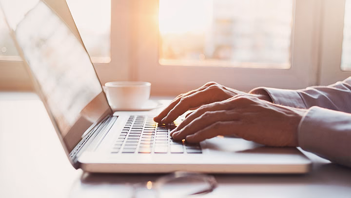 What are the benefits of a professional email writing course?