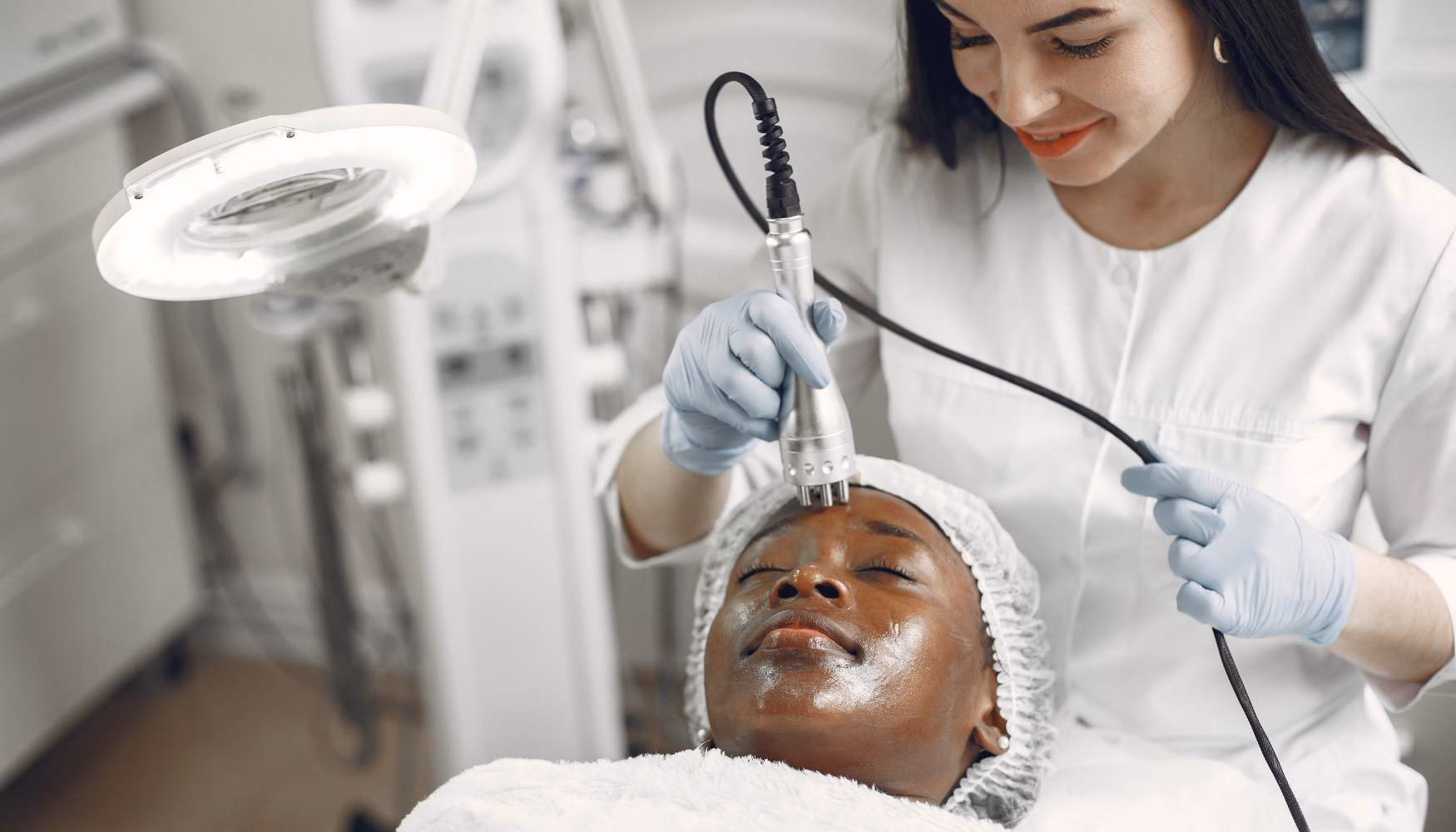 What is an esthetician & how to become an aesthetician?