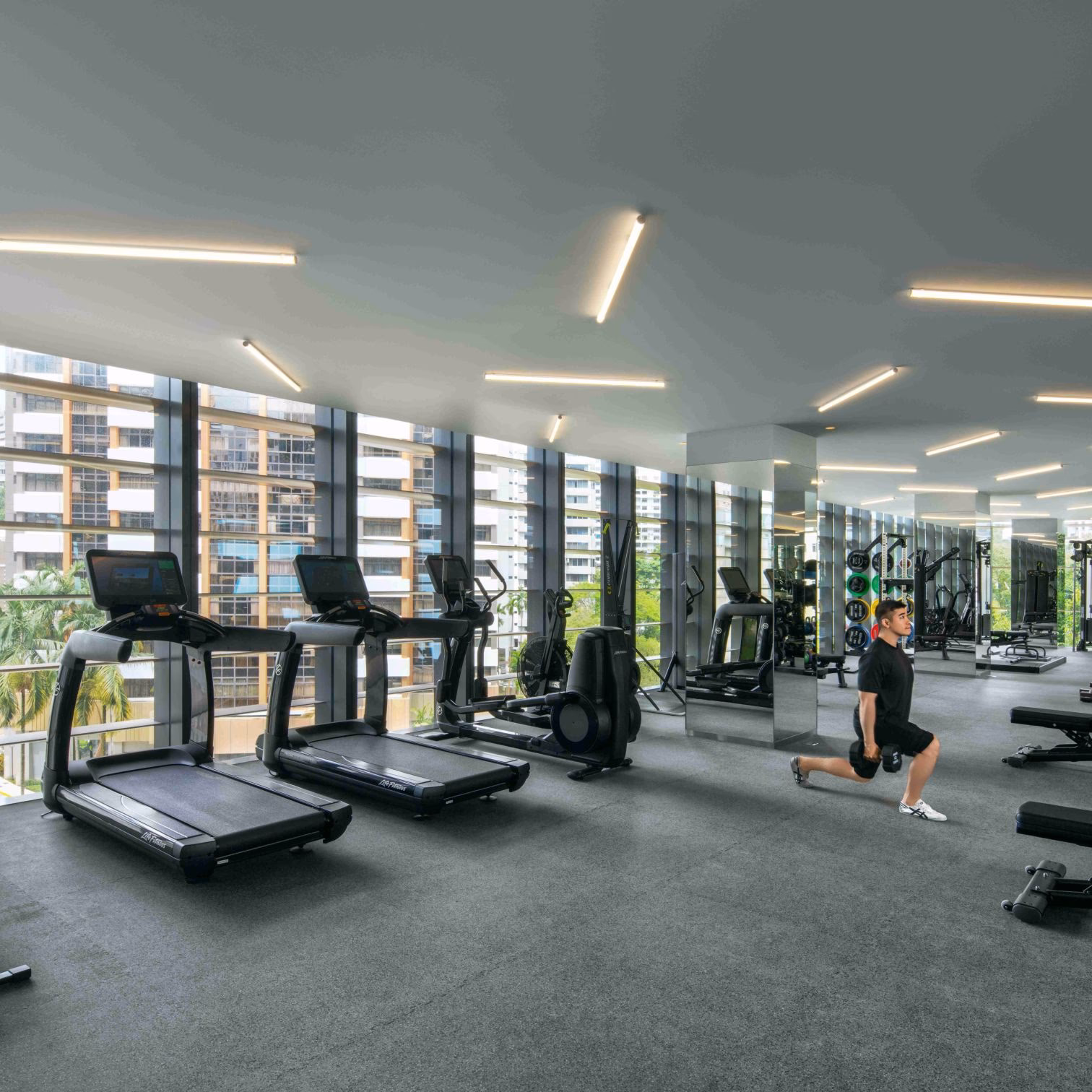 How many gyms are there in Singapore?