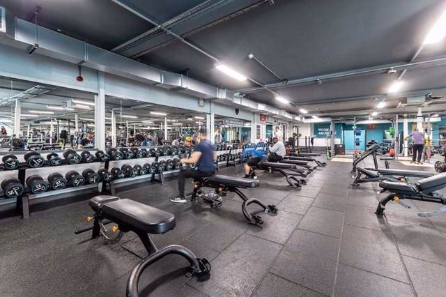 Is there a contract gym in Oldham?