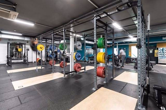 Does Oldham Leisure Centre have a gym?