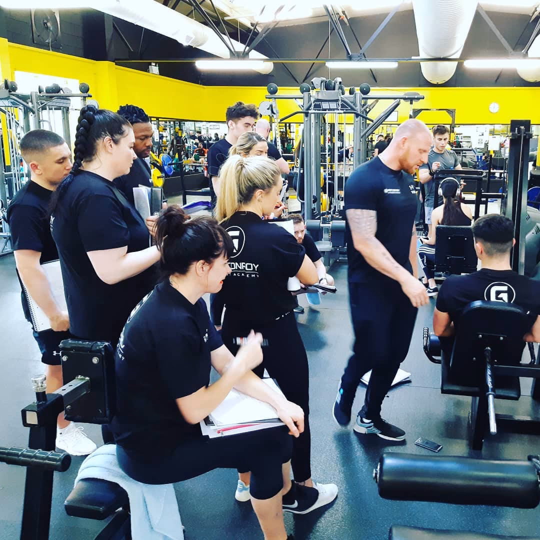 How much does a personal trainer make in Ireland?