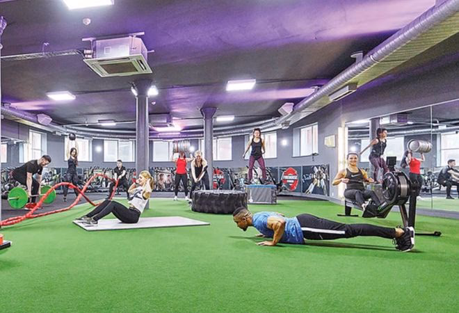 What classes are offered at Everlast gyms Sheffield?