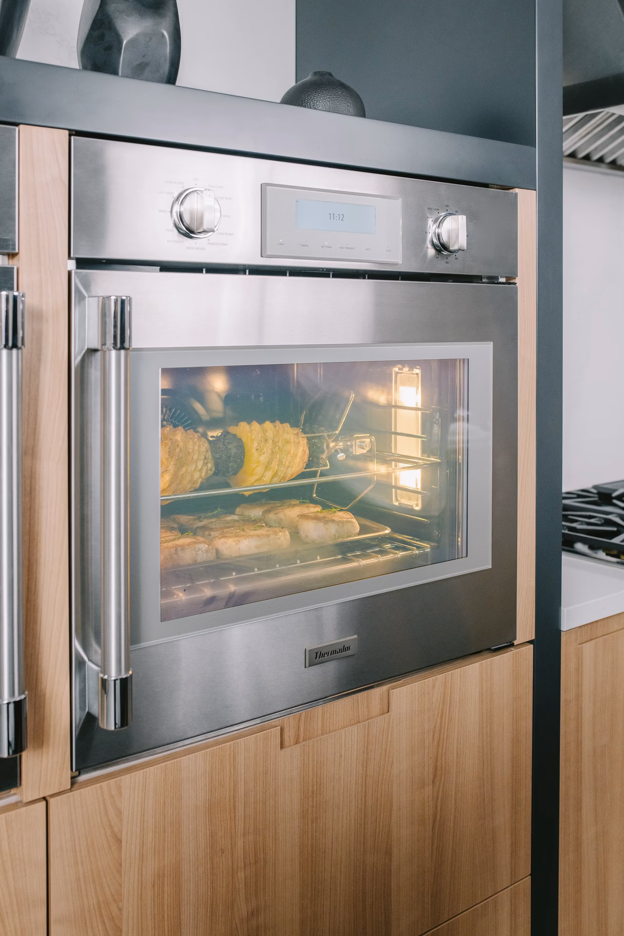 How do I choose a built-in oven?