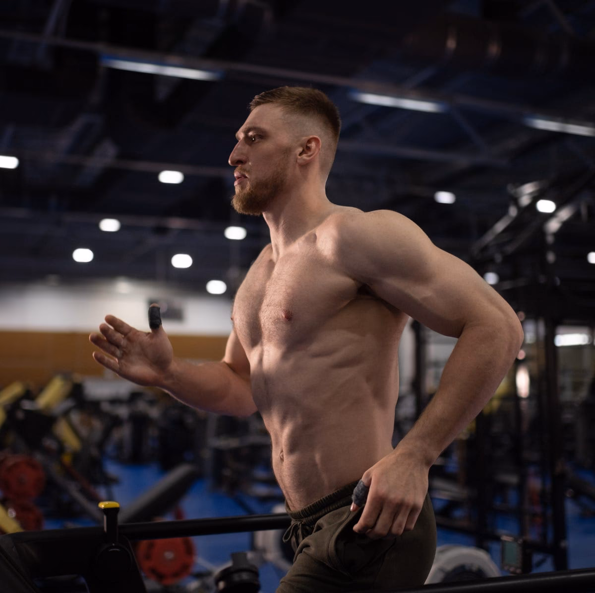 What is a dynamic cardio core walking workout?