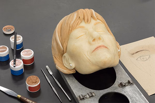 What is a Level 4 NAFD diploma in funeral directing?