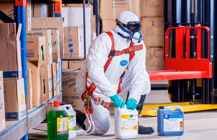 What are hazardous materials handling training courses?