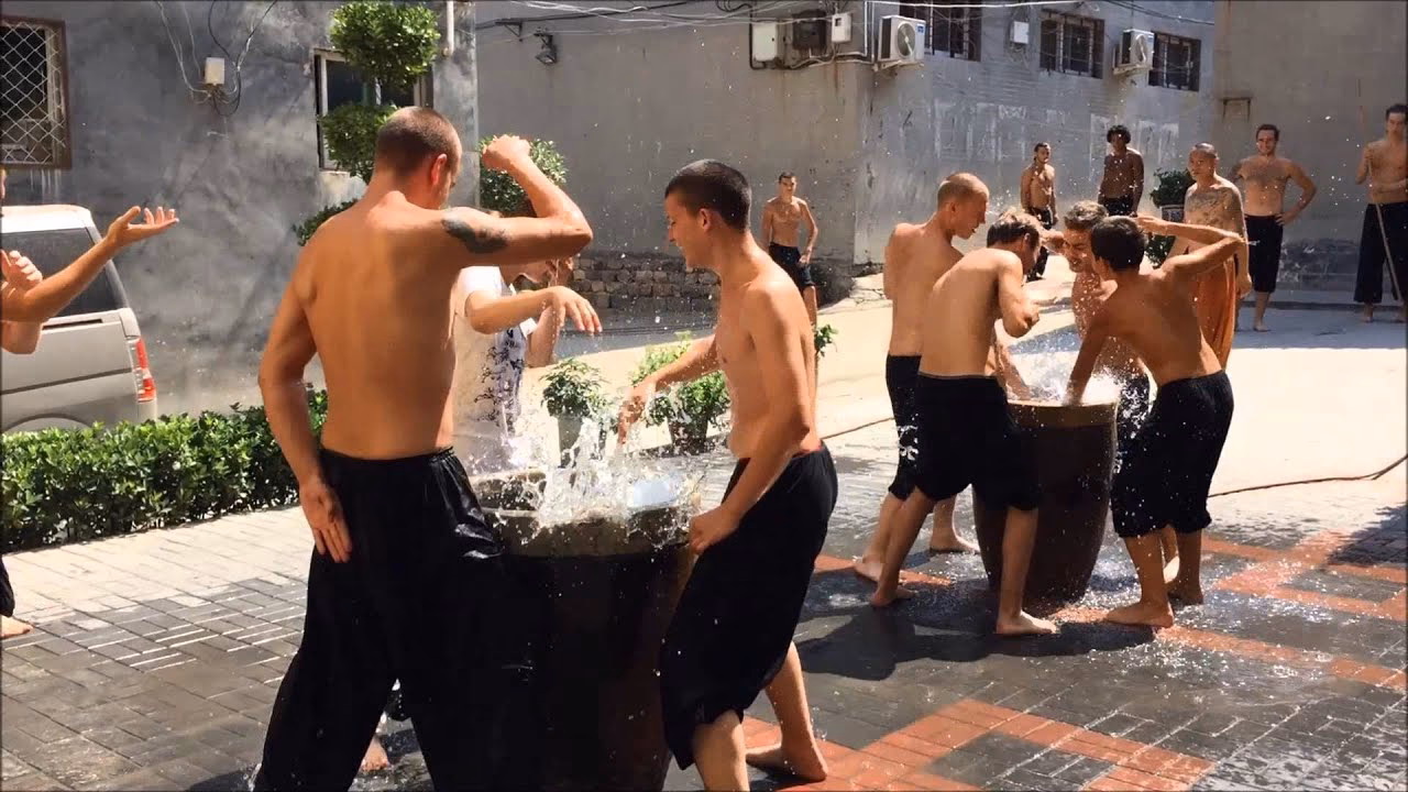 How did Tai Kwei learn to slap water?