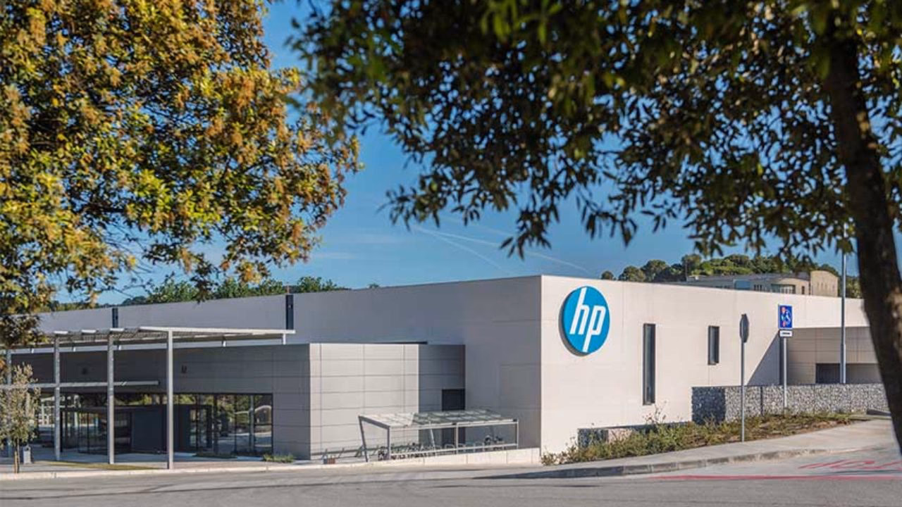 Where are hp's Europe customer welcome centers located?