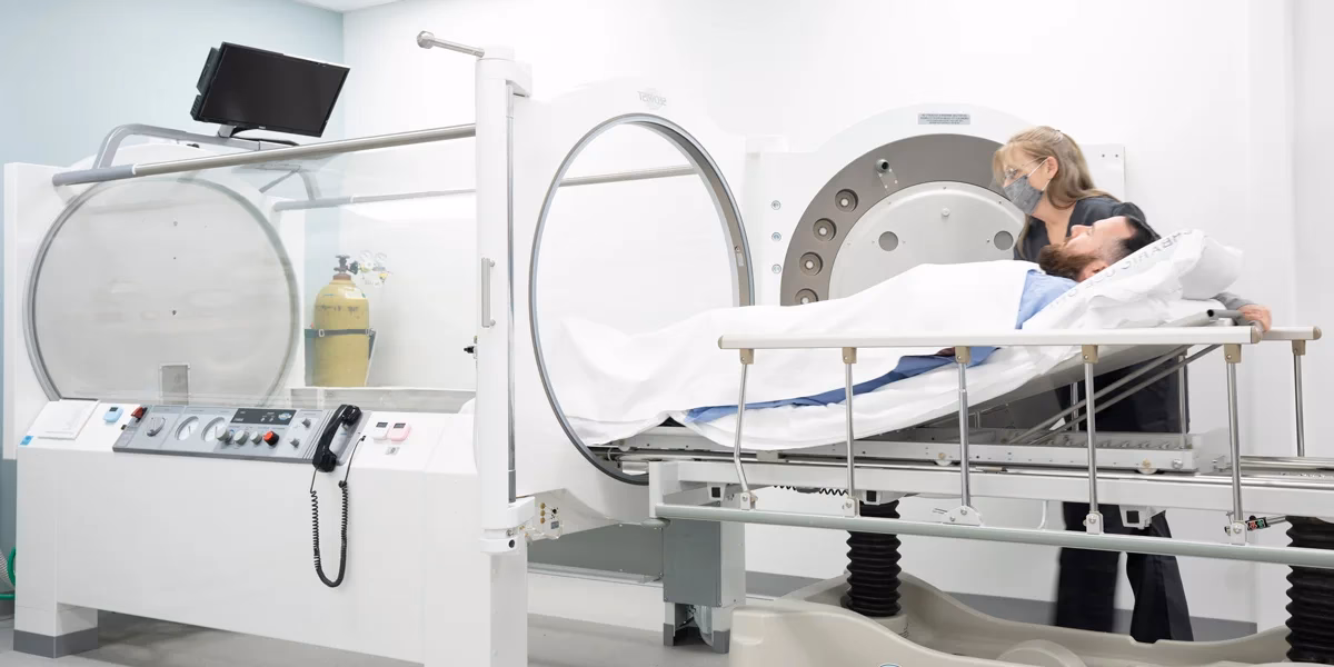 What certifications does hyperbaric & undersea medicine training center offer?