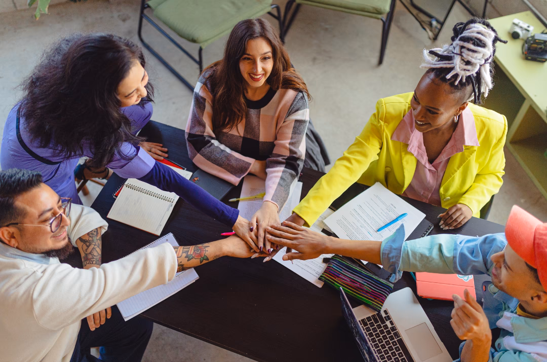 What are intercultural communication training materials?