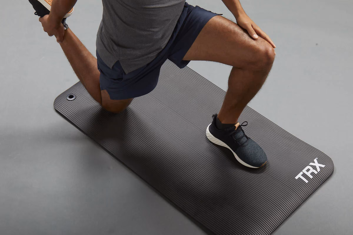 What are the benefits of a workout mat?