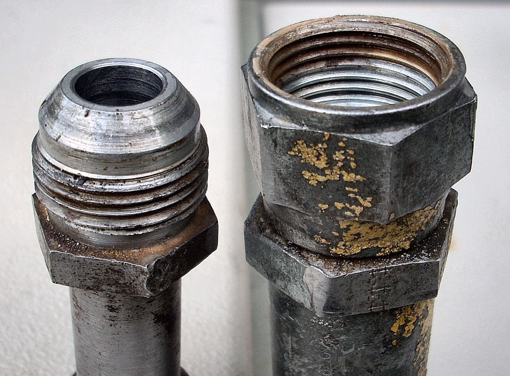 What material are JIC fittings available in?