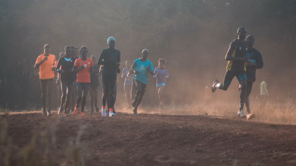 Can a runner train alone in Kenya?