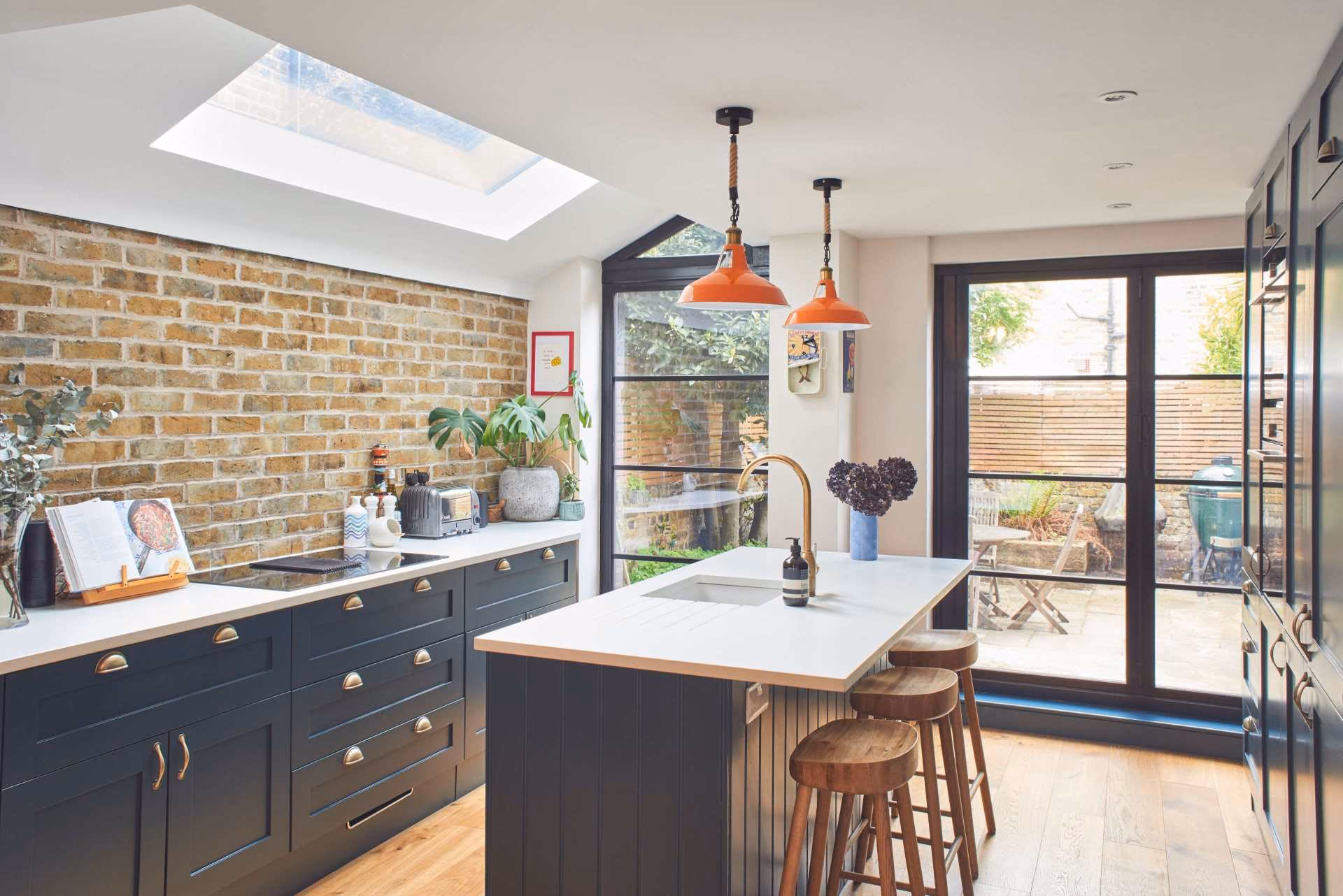 How much does it cost to fit a kitchen in the UK?
