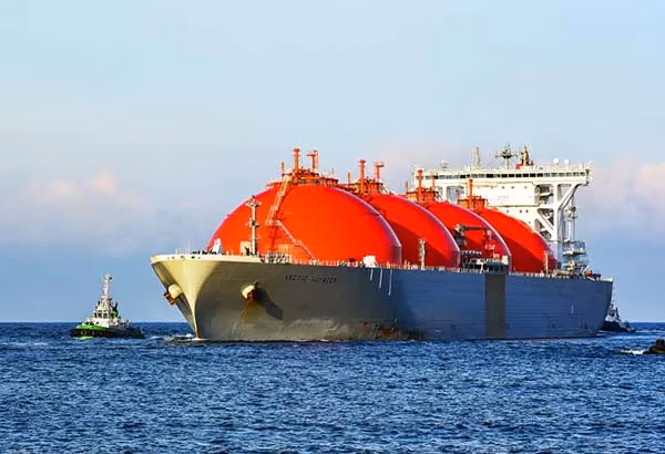 How long does it take to operate a LNG tanker?