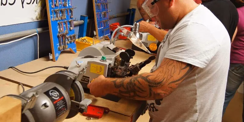 What is the online locksmith & home security technician training program?