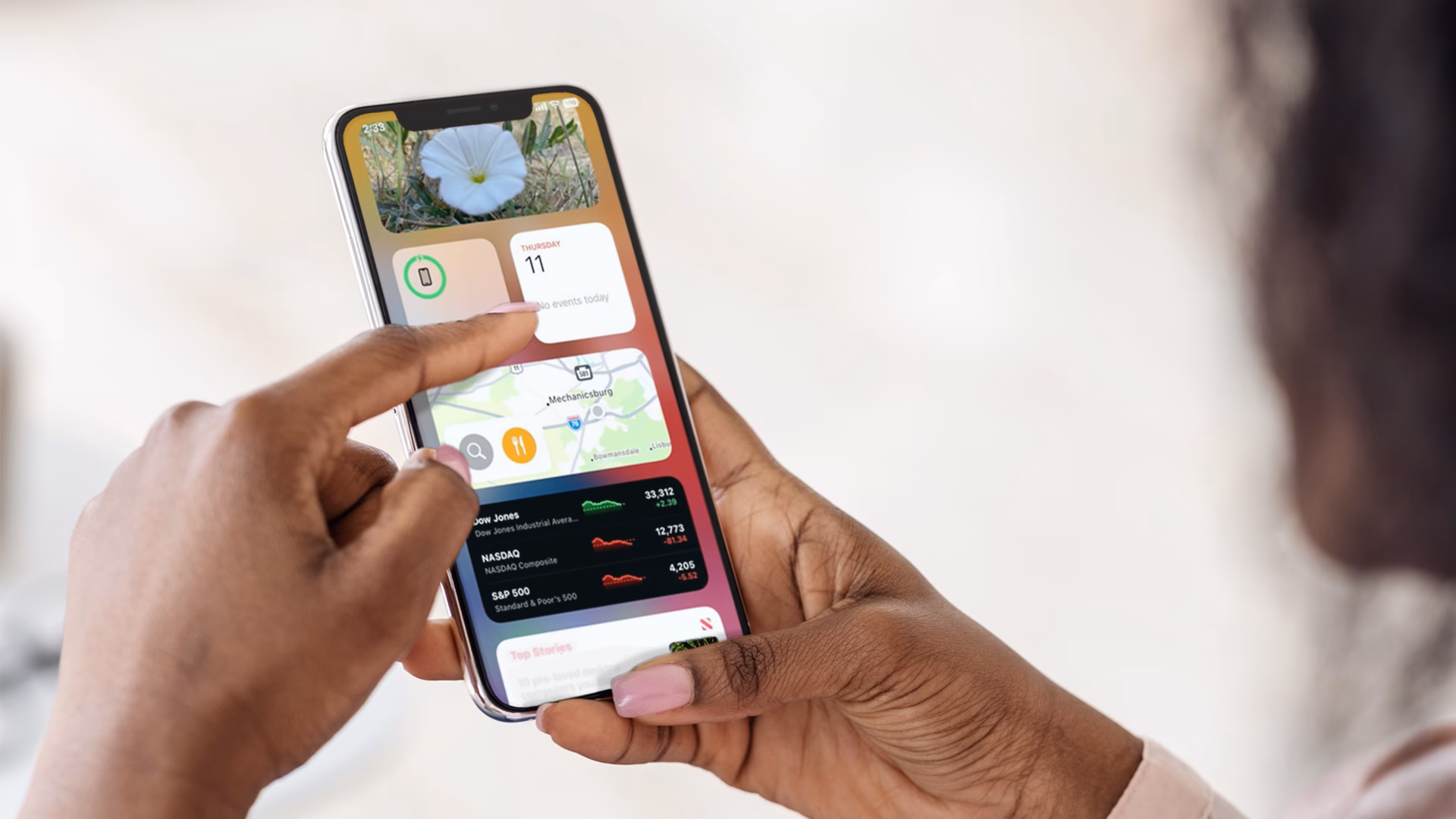 Where can I find Apple online training courses?