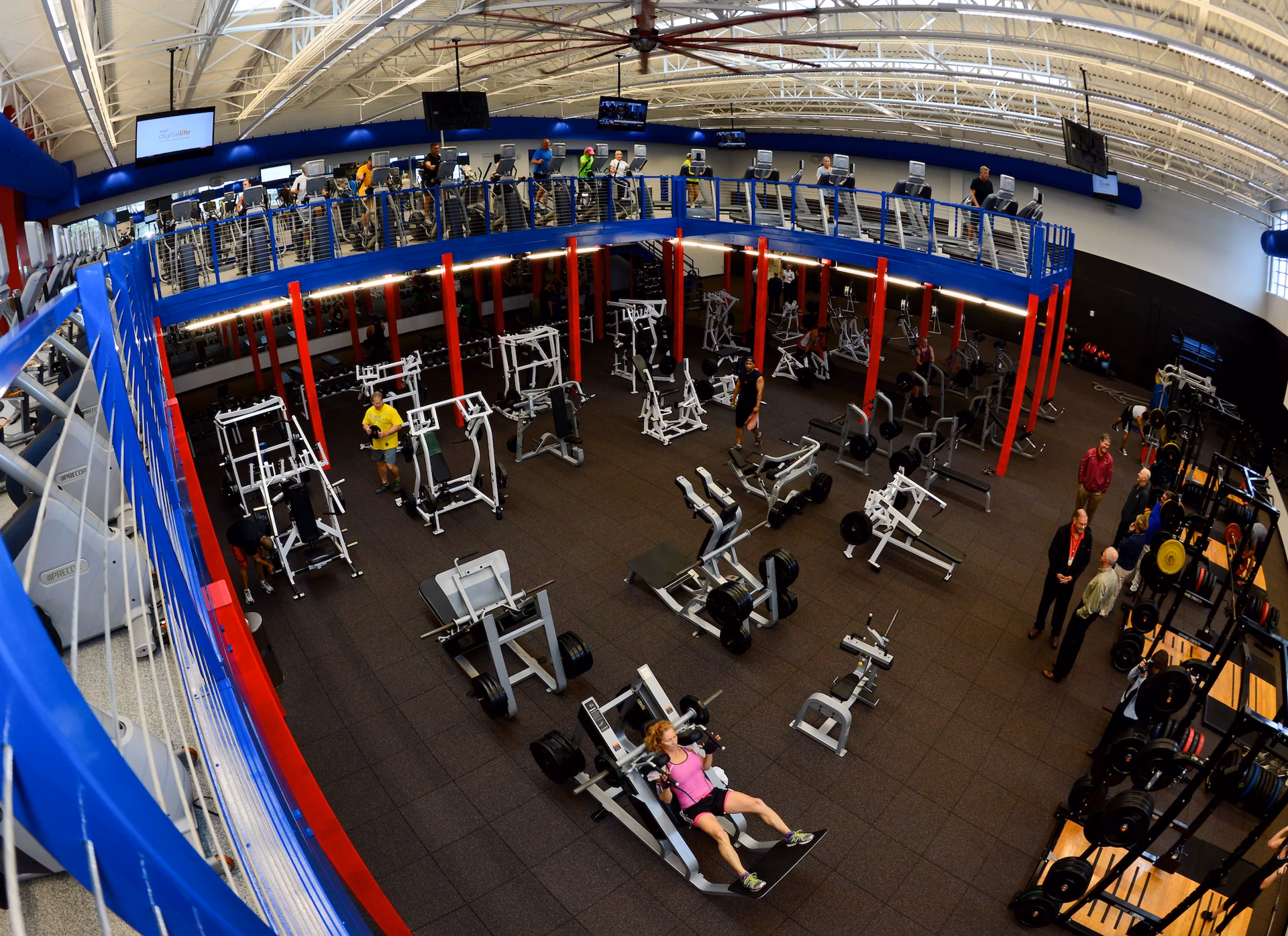 Does short fitness center offer 24/7 access?