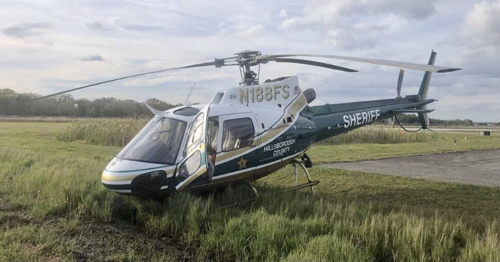 How do I know if a helicopter is fully manoeuvrable in autorotation?