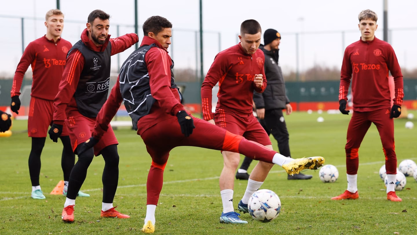 When will Manchester United return to Carrington?