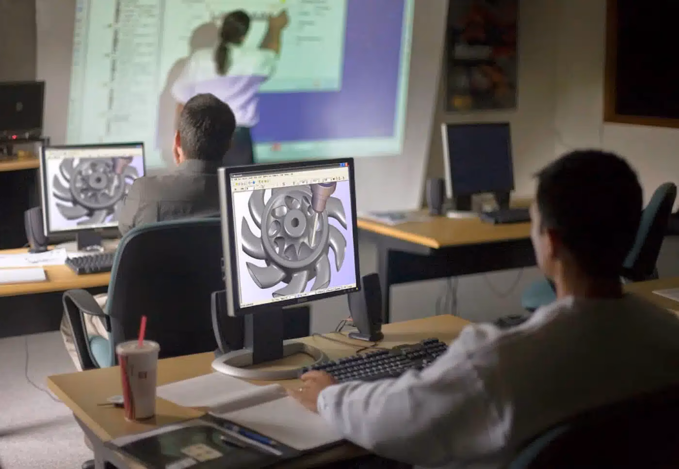 Does caminstructor offer online training?