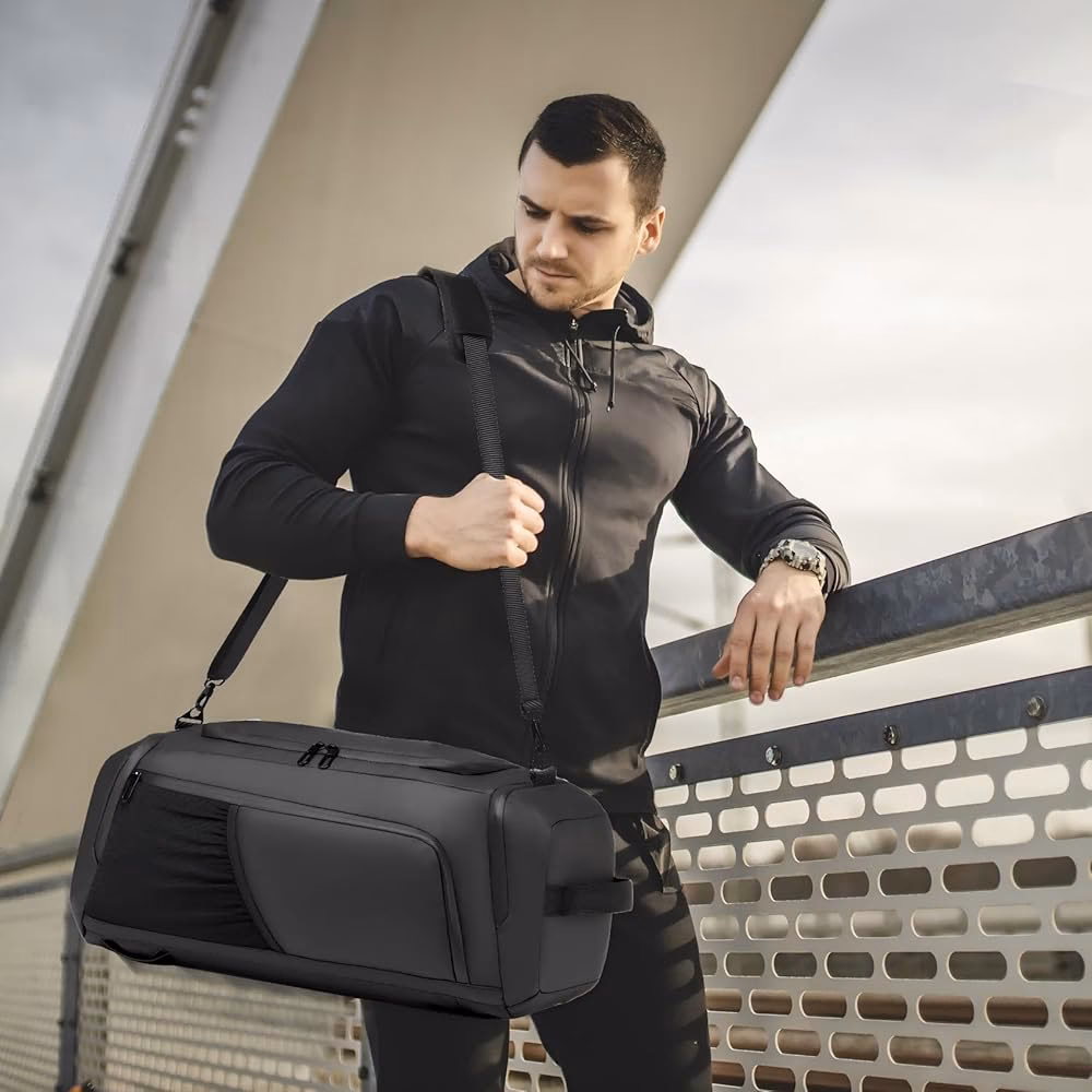 Do men need a gym bag?