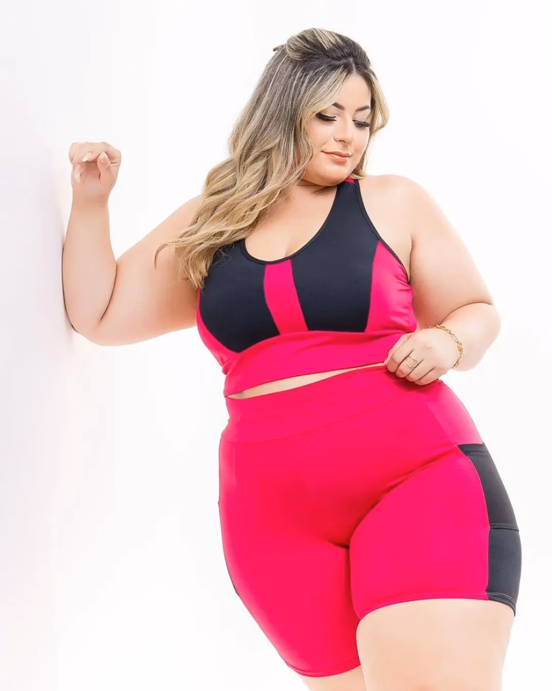 Quais são os benefícios das peças fitness plus size?