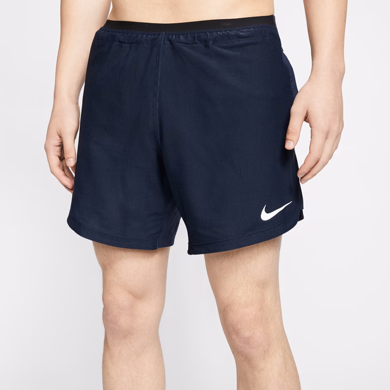 How many workouts does Nike Training Club offer?