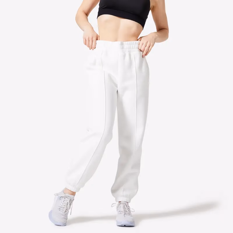 Quel pantalon pour faire du sport femme ?