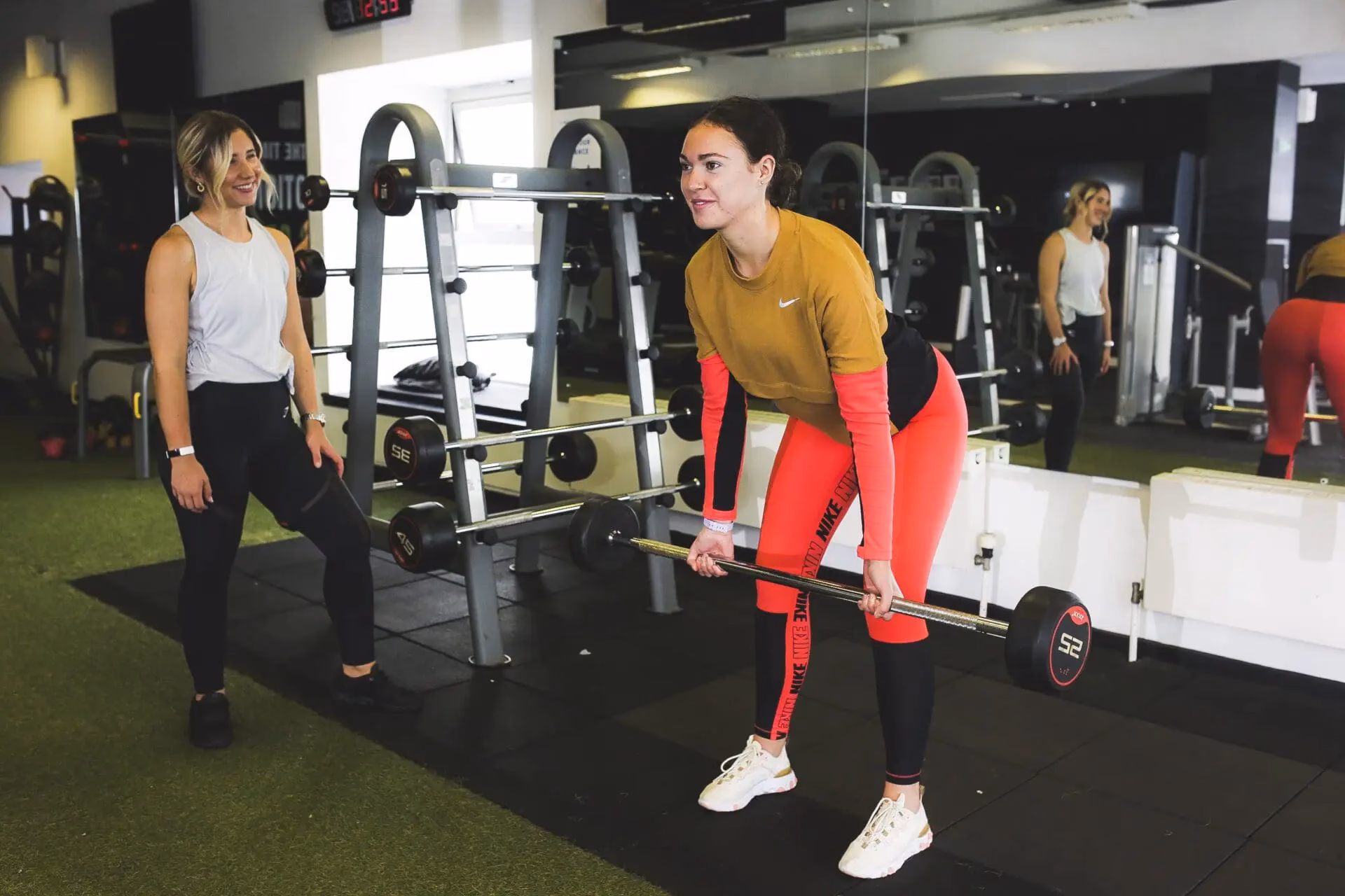 How do I become a Level 4 personal trainer in Manchester?