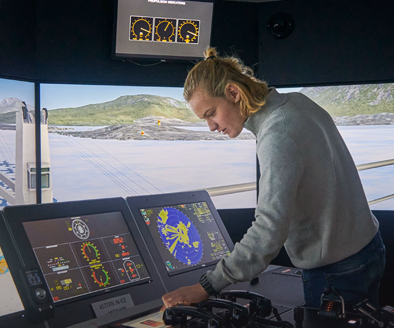 What is a polar navigation course?