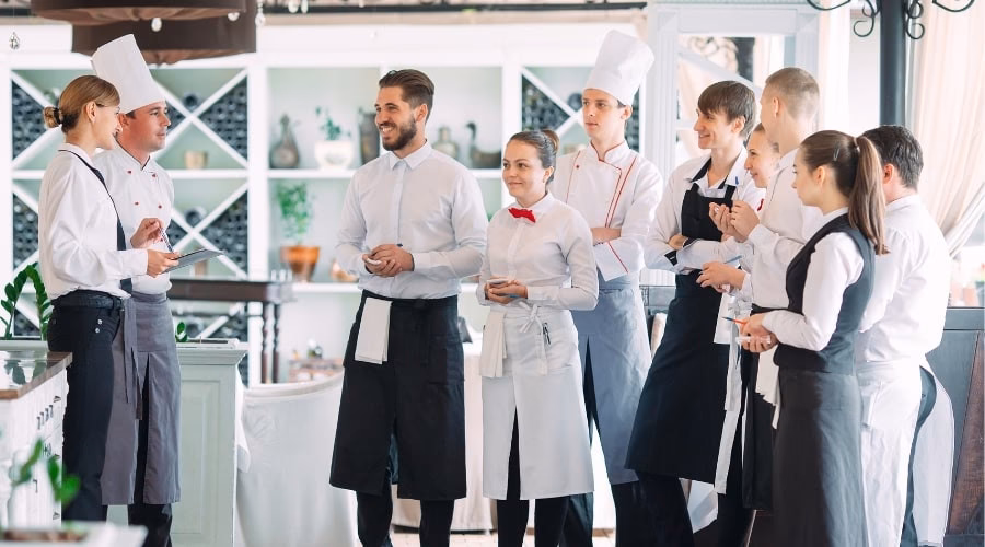 What is a restaurant staff training program?