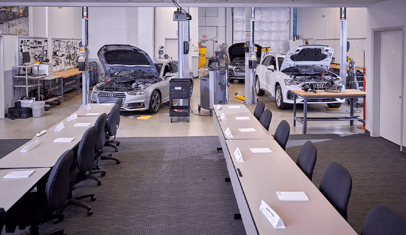 What is the sportiest training course available with the Audi RS 3?